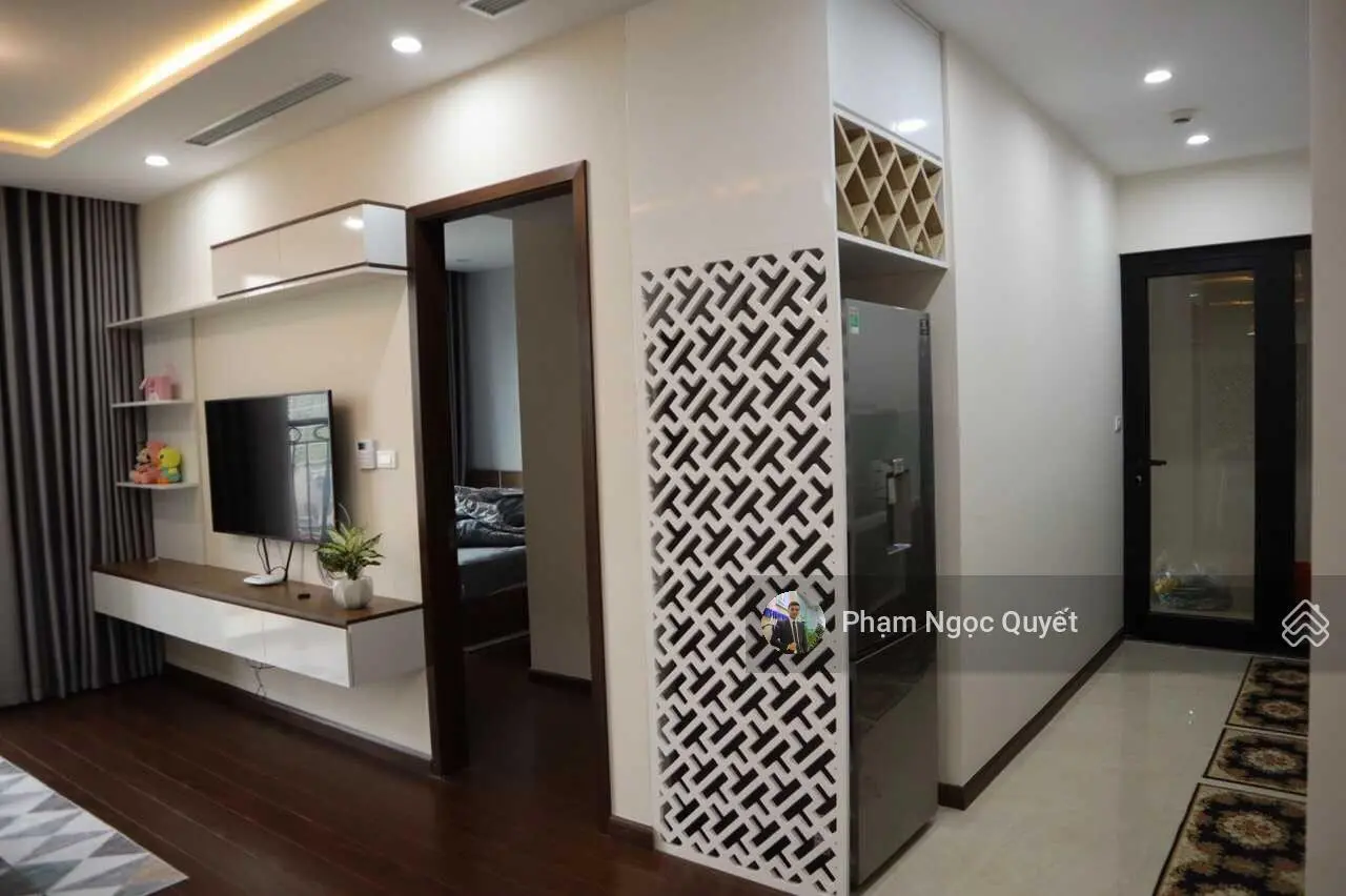(Giá Thật) Chính chủ bán căn 78m2 2PN + 2WC Đông Nam + full nội thất giá 4.4 tỷ CC Roman Plaza