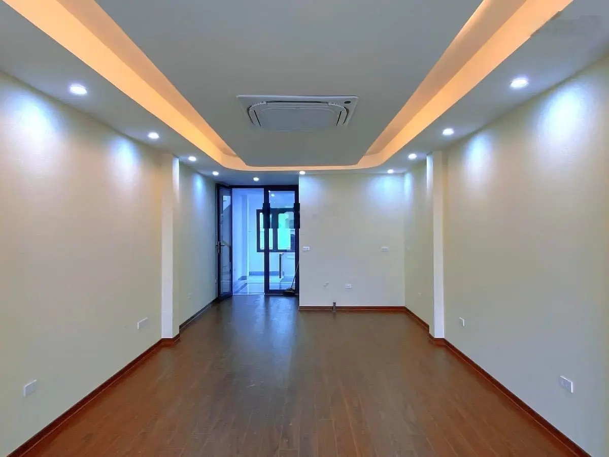 Bán nhà phố Chùa Láng Đống Đa - gara ô tô - 2 thoáng, gần hồ có thang máy 65m2/7T/5m MT nhỉnh 18tỷ