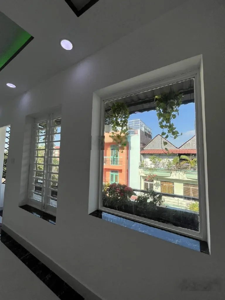 Bán gấp nhà gần Quận 8, Bình Hưng, hẻm xe tải, xe hơi đậu cửa, 3 tầng đúc, nhỉnh 4 tỷ