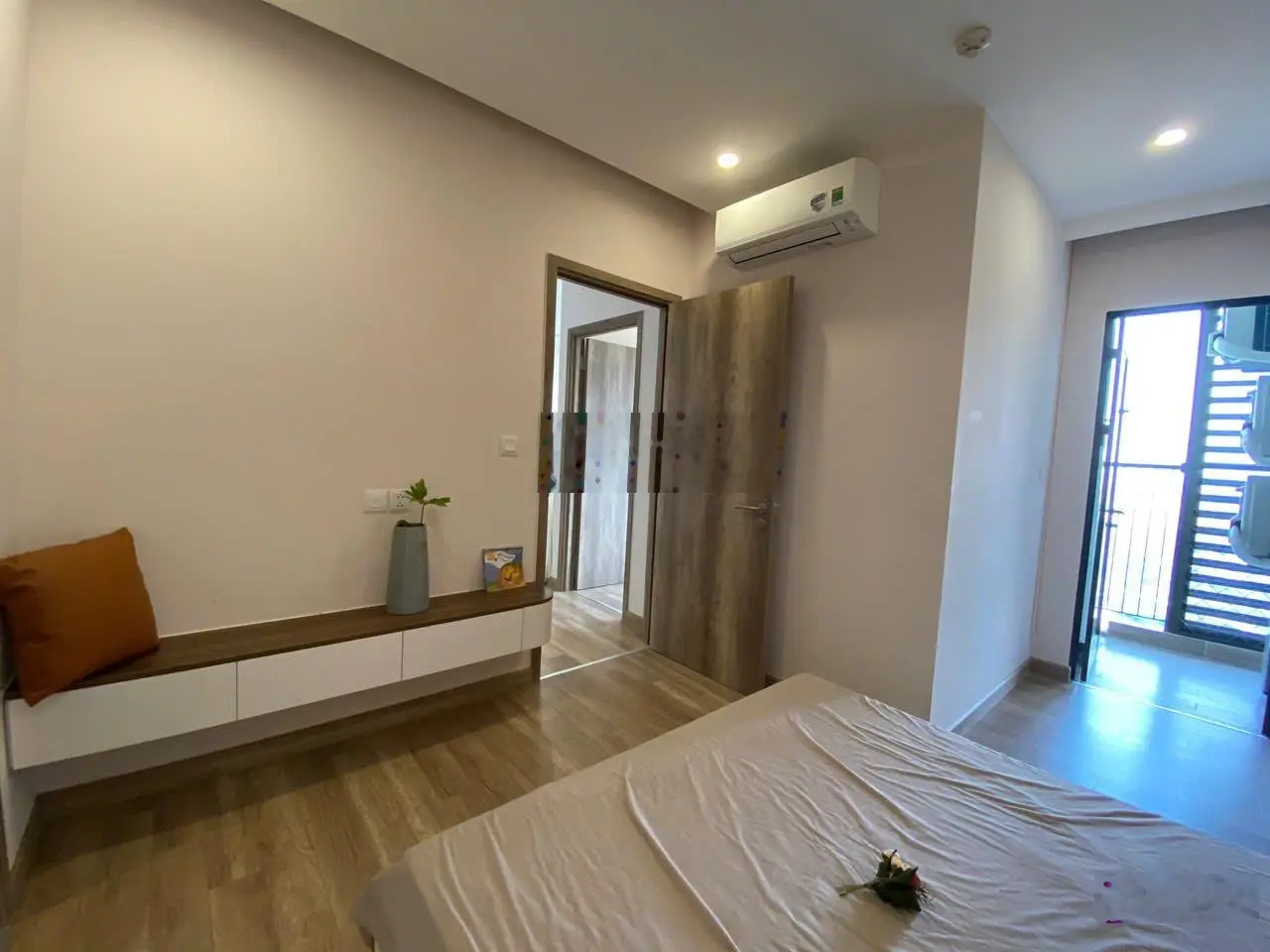 Bán 2pn 2wc Haven Park, 58m2, full đồ, 3.2 tỷ bao phí, view biệt thự đảo, hướng nam. 0337 259 ***