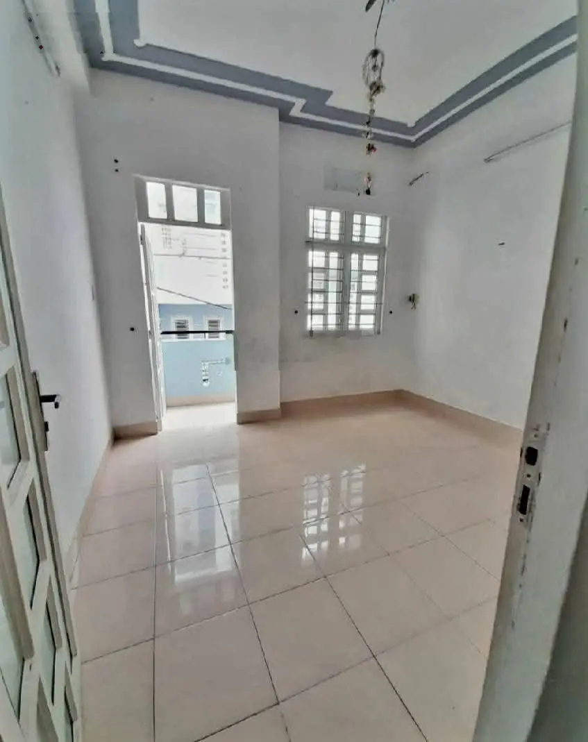 Lê Văn Quới gần Hòa Bình (417) hai mặt hẻm 4m, 3 tầng đúc vào ở ngay 4pn, sổ vuông chỉ 5,9 tỷ.