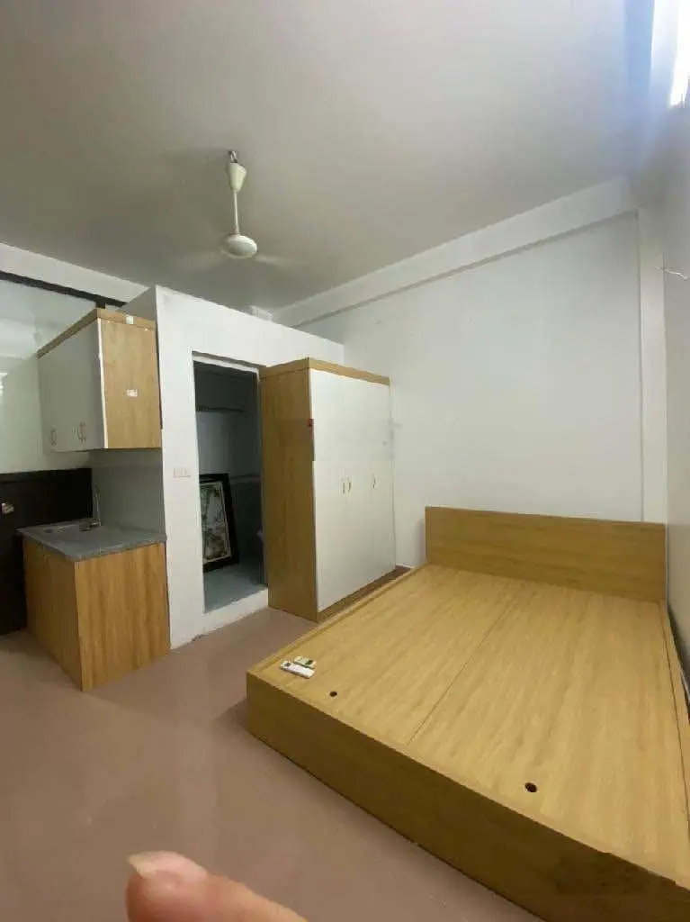 Bán ccmn 50m2 x 5 tầng. ô tô đỗ cửa .full nội thất