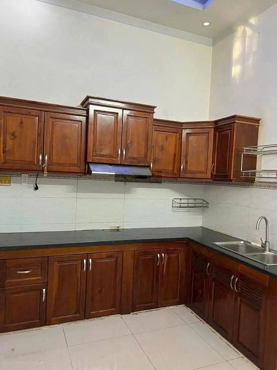 Nhà lầu trệt đường xe hơi gần đường Lê Văn Tiên, giá 3 tỷ 650 triệu
