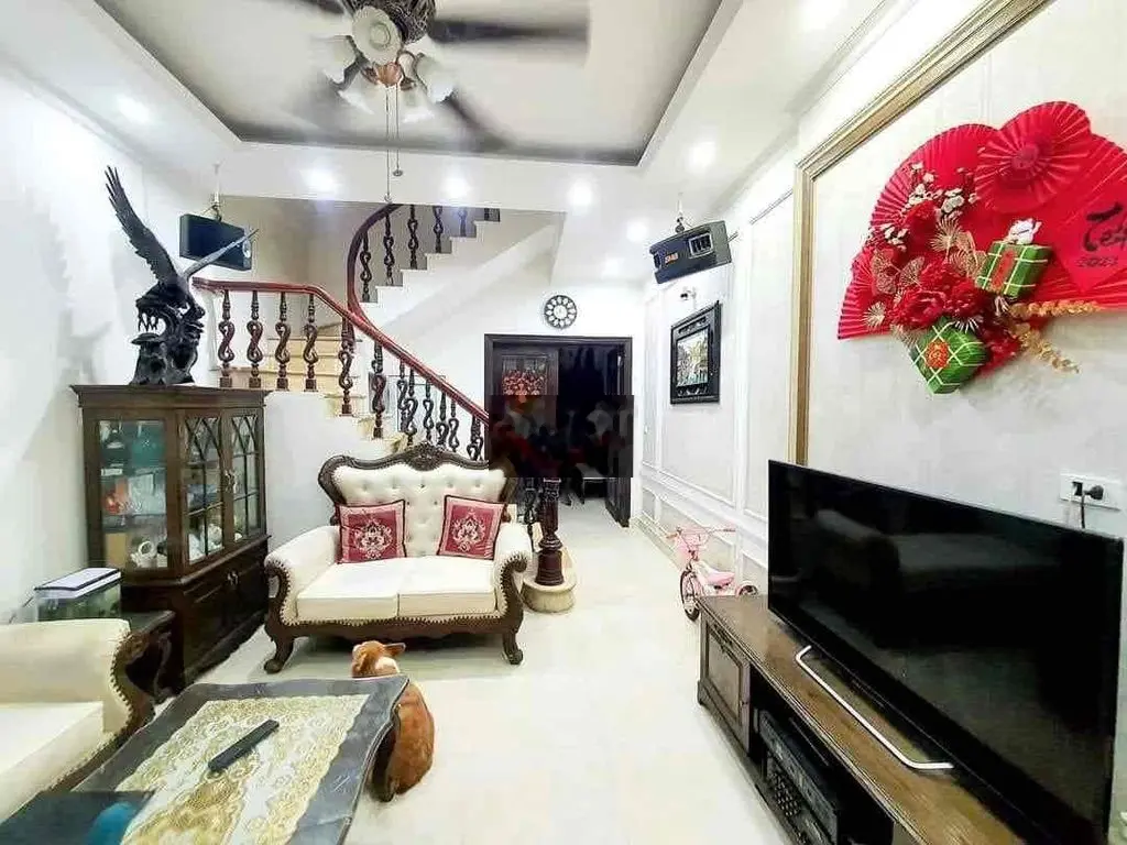 Bán nhà Ngõ 176 Phố Trương Định quận Hoàng Mai.Nhà Dân Xây đẹp ngõ lơn