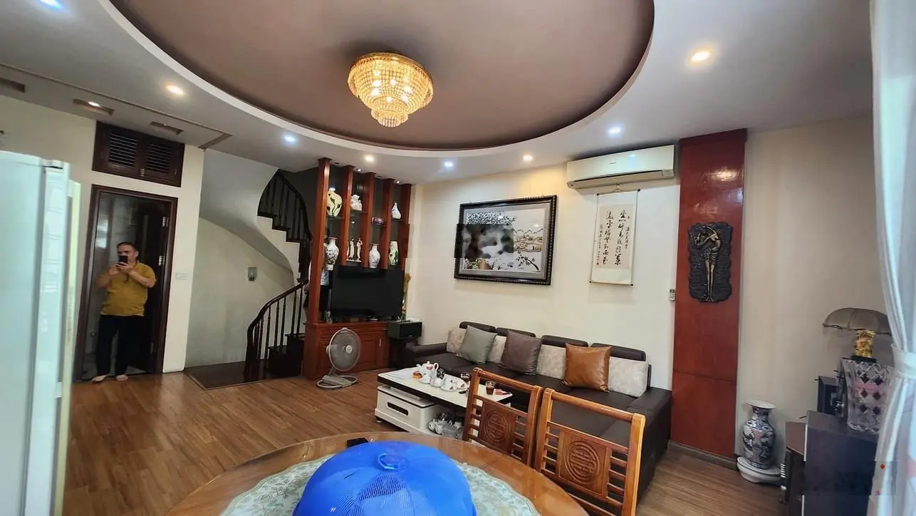 Nhà mặt phố TÔN ĐỨC THẮNG-ĐỐNG ĐA-HÀ NỘI, DT: 36/44 x 6 - MT: 5m / Giá : 18,6 Tỷ