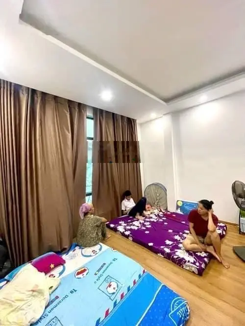 Cần tiền bán nhà tôi giảm chào nửa tỷ DT 41/45m 4 tầng MT 4.2m ô tô đỗ cửa Phương Mai Đống Đa