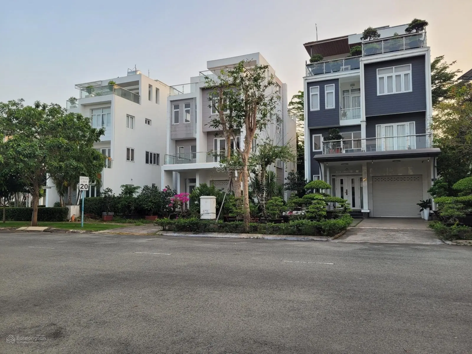 Bán biệt thự đơn lập Villa Park 12x25m - đầy đủ nội thất - thang máy