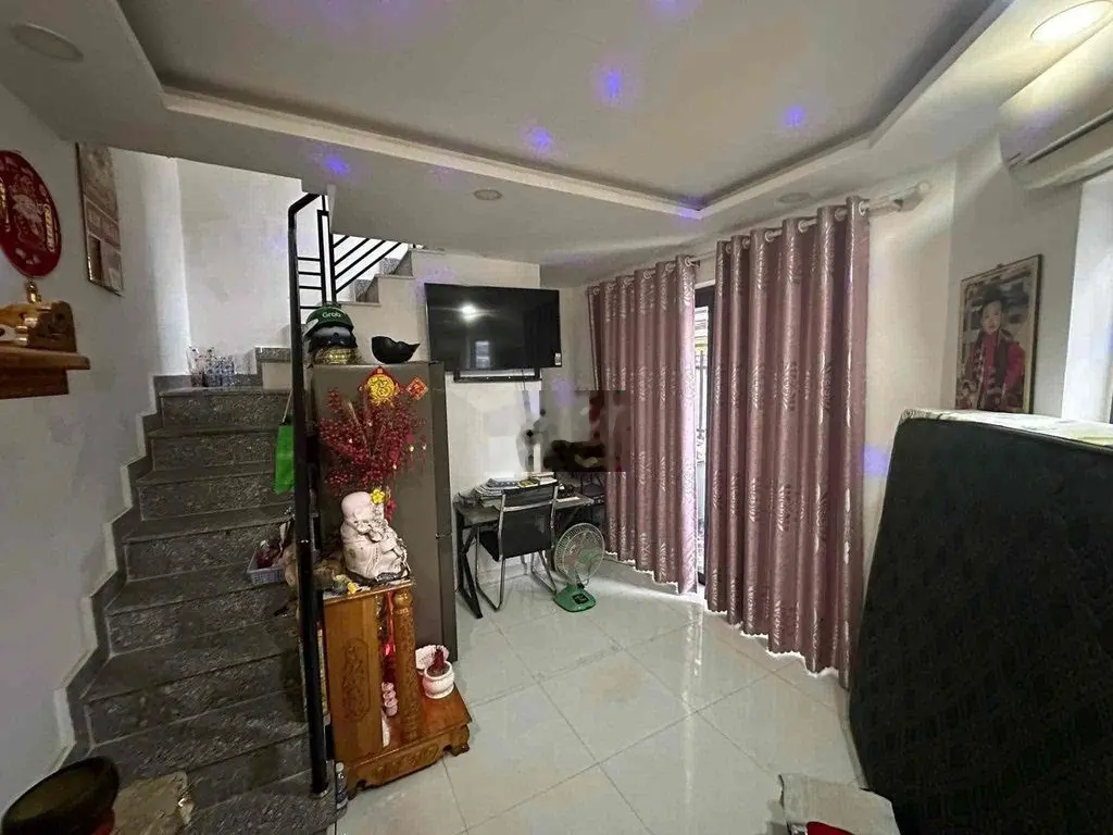 Nhà đẹp siêu rẻ q7 phạm hữu lầu
