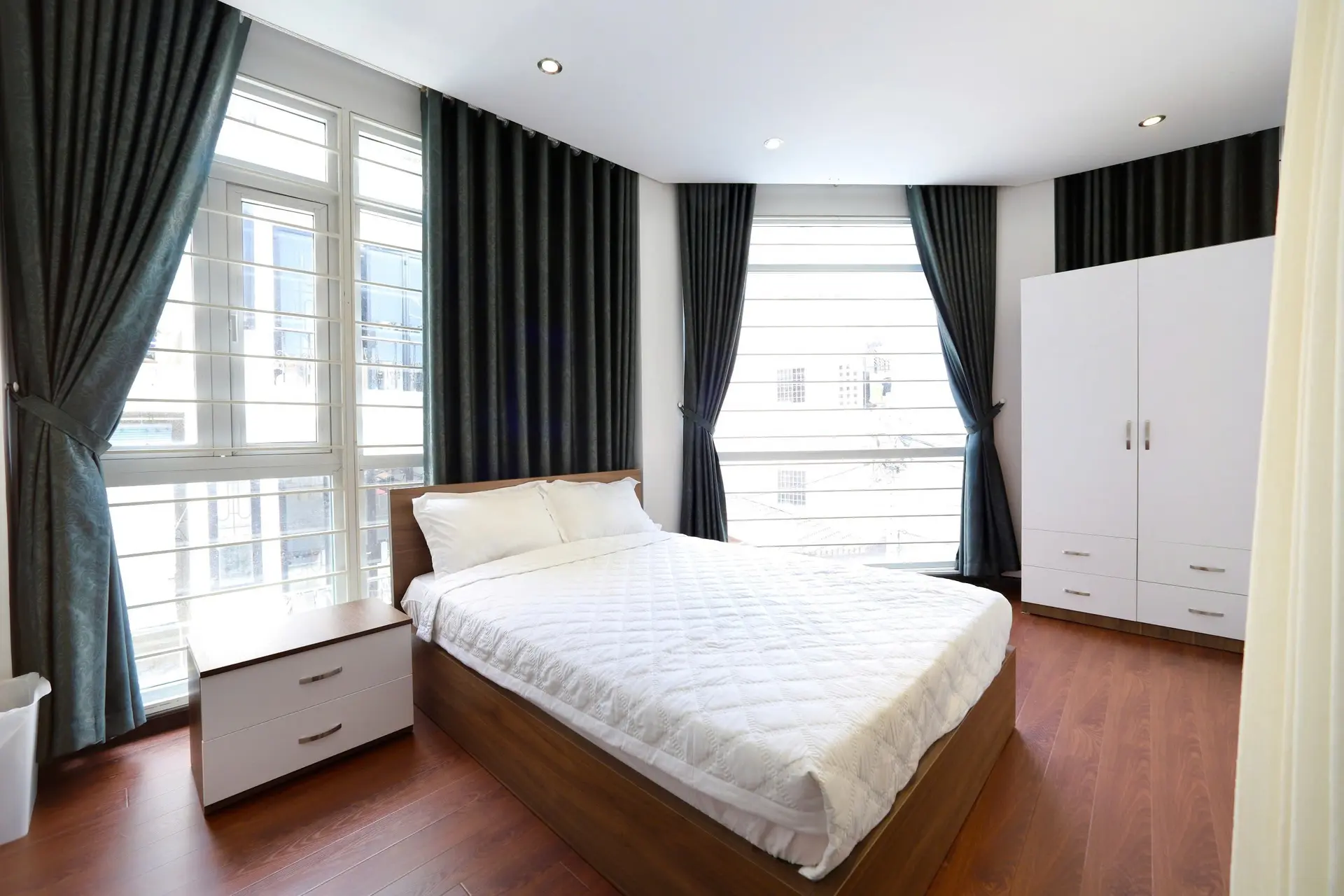 Bán Gấp Nhà Đẹp Góc 2MT đường Mạc Đĩnh Chi, Đakao, Quận 1: DT 7x15m-Hầm 5 Tầng, thang máy full NT