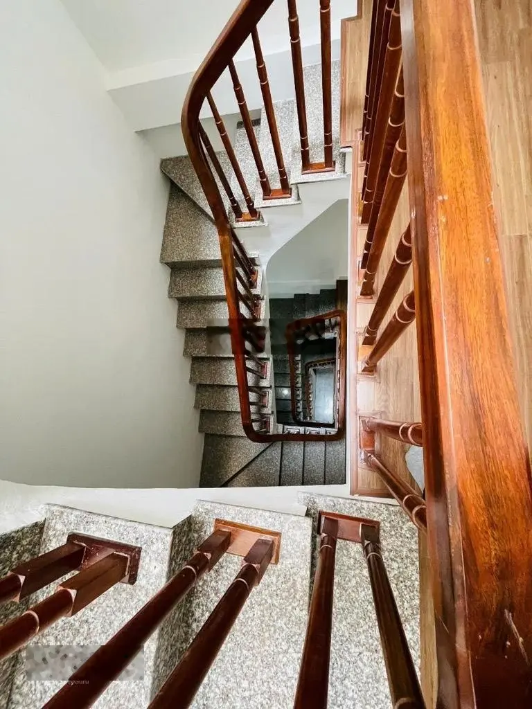 6 tỷ có 35m2 5 tầng nhà Lĩnh Nam Vĩnh Hưng, ngõ thông, 3 gác đua, nhà mới ở ngay