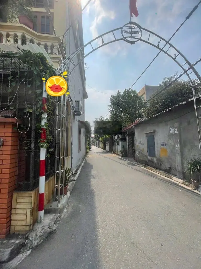 Cần bán đất giá 3,95 tỷ, 83,4m, mặt tiền hậu 4m, đường trải nhựa, oto ngay cửa nhà