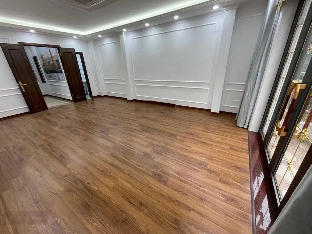 Bán nhà phân lô Phạm Tuấn Tài, 55m2, 6 tầng thang máy, gara, vỉa hè rộng, ô tô tránh, 19.8 tỷ