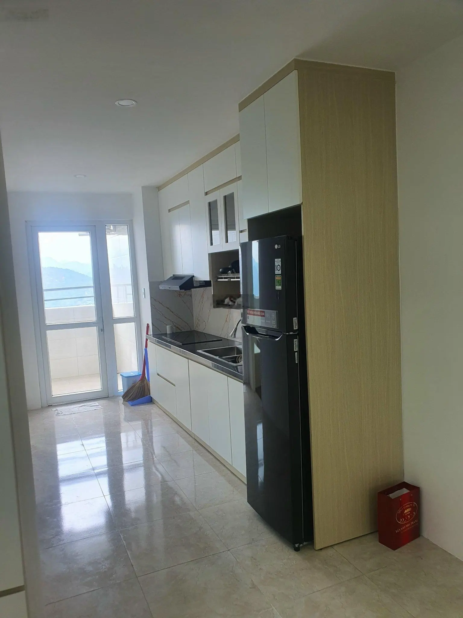 Bán căn hộ giếng trời 2 phòng ngủ ở Mường Thanh Khánh Hòa