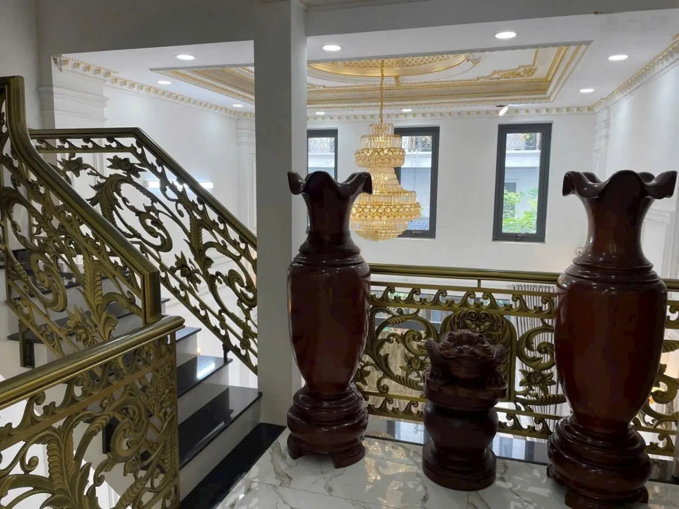Chủ giảm 1.2tỷ, nhà 5 tầng VIP 225m2 nội thất tiền tỉ, biệt thự khu liền kề Vạn Phúc City, hơn 9tỷ