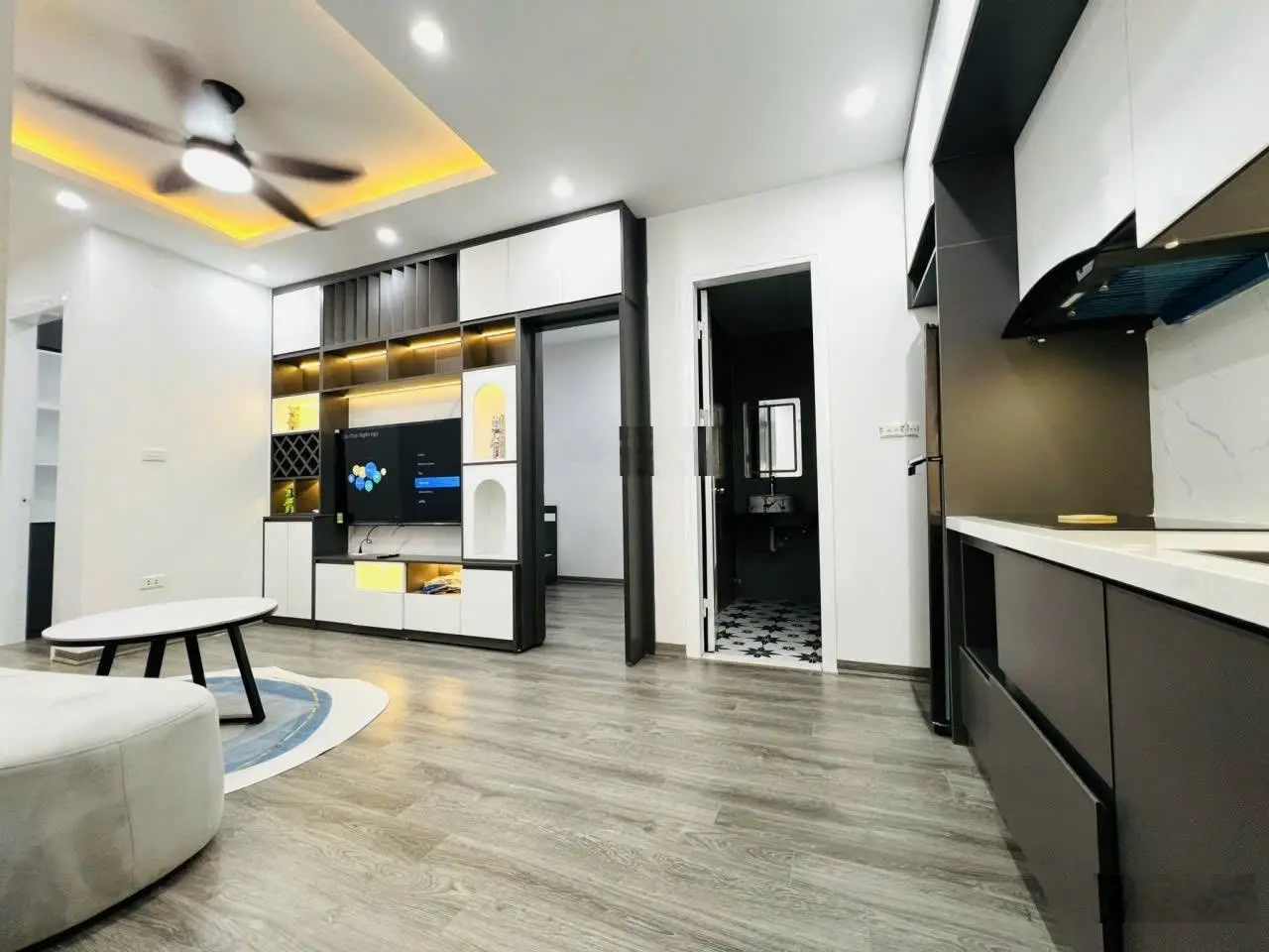 Bán gấp căn 46m2- 2 ngủ & 1 vệ sinh HH4C Linh Đàm Hoàng Mai. Lh: 0966 455 *** em Thuỷ