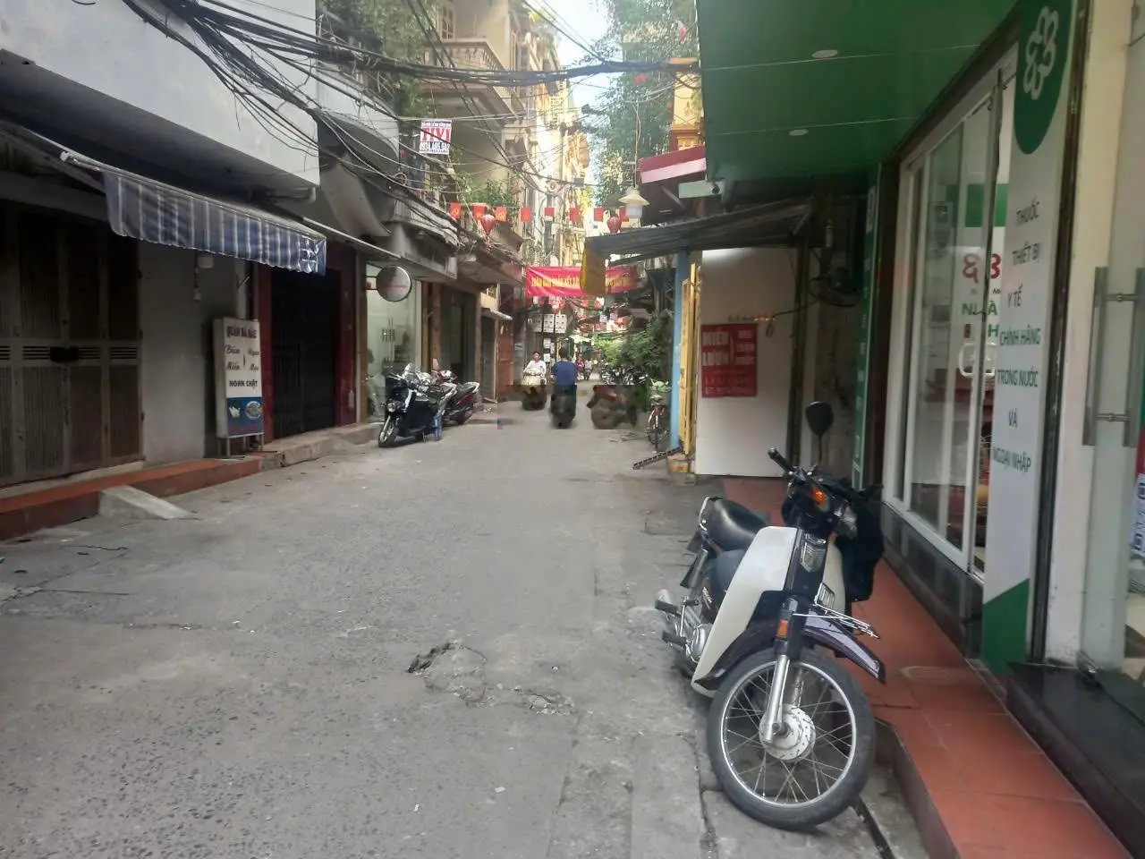 Cần bán nhà riêng tại ngõ 71 Tân Ấp, 41m2, 4 tầng, ngõ thông các phố, giá 6.79 tỷ. LH: 0826 218 ***