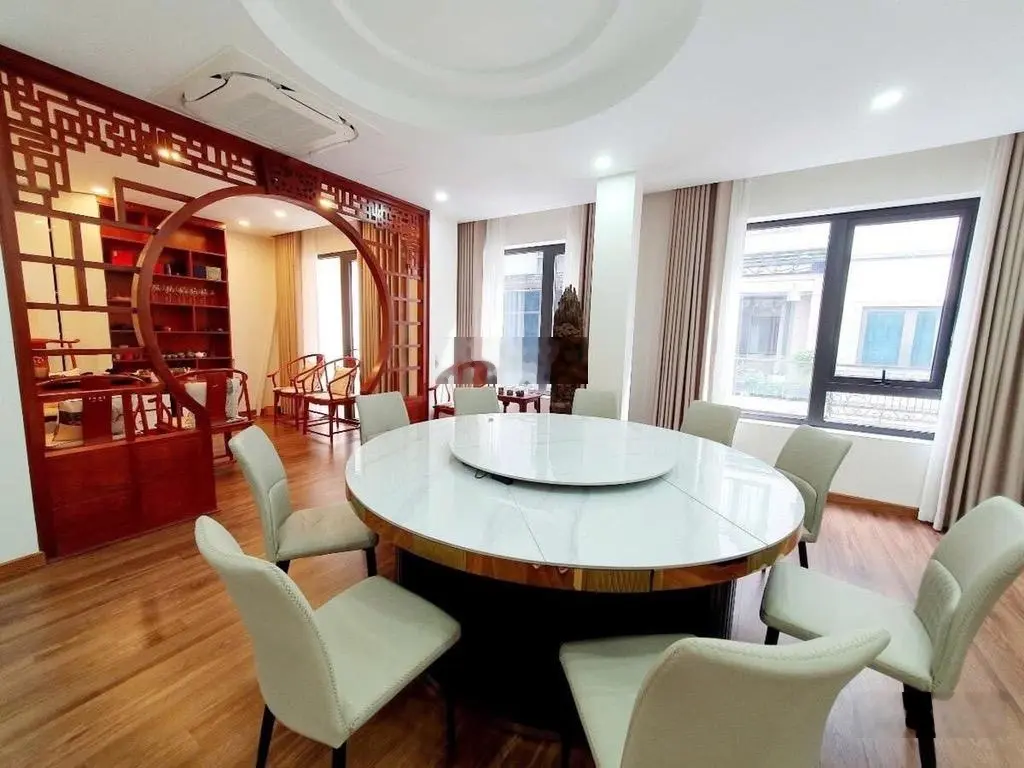 Bán nhà liền kề Xuân La 80m2 MT 8.3m chỉ 33.9 tỷ. Khu vực đẳng cấp - thời thượng - hiếm có