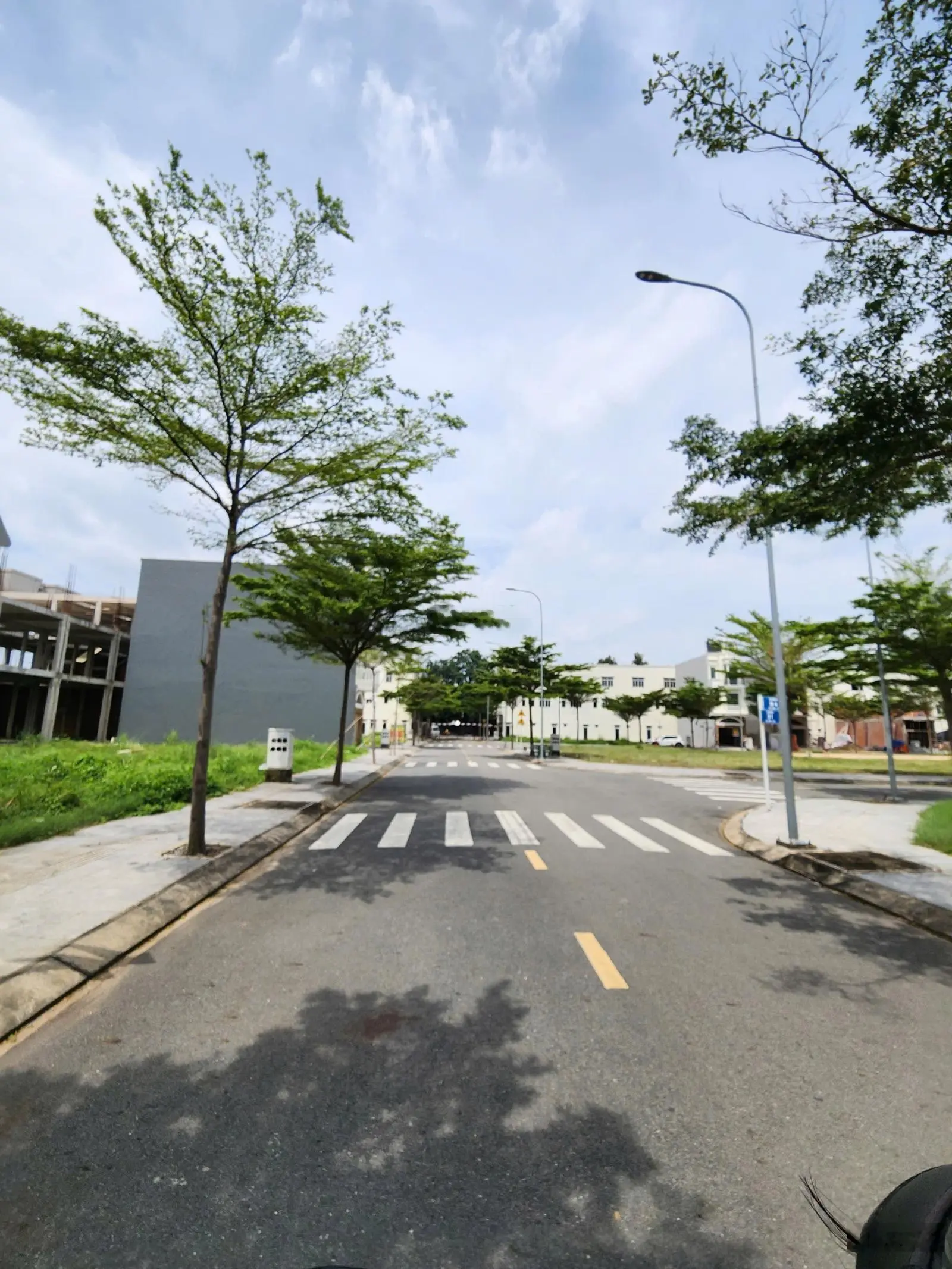 Cần ra nhanh 2 lô đất liền kề KDC Icon Central