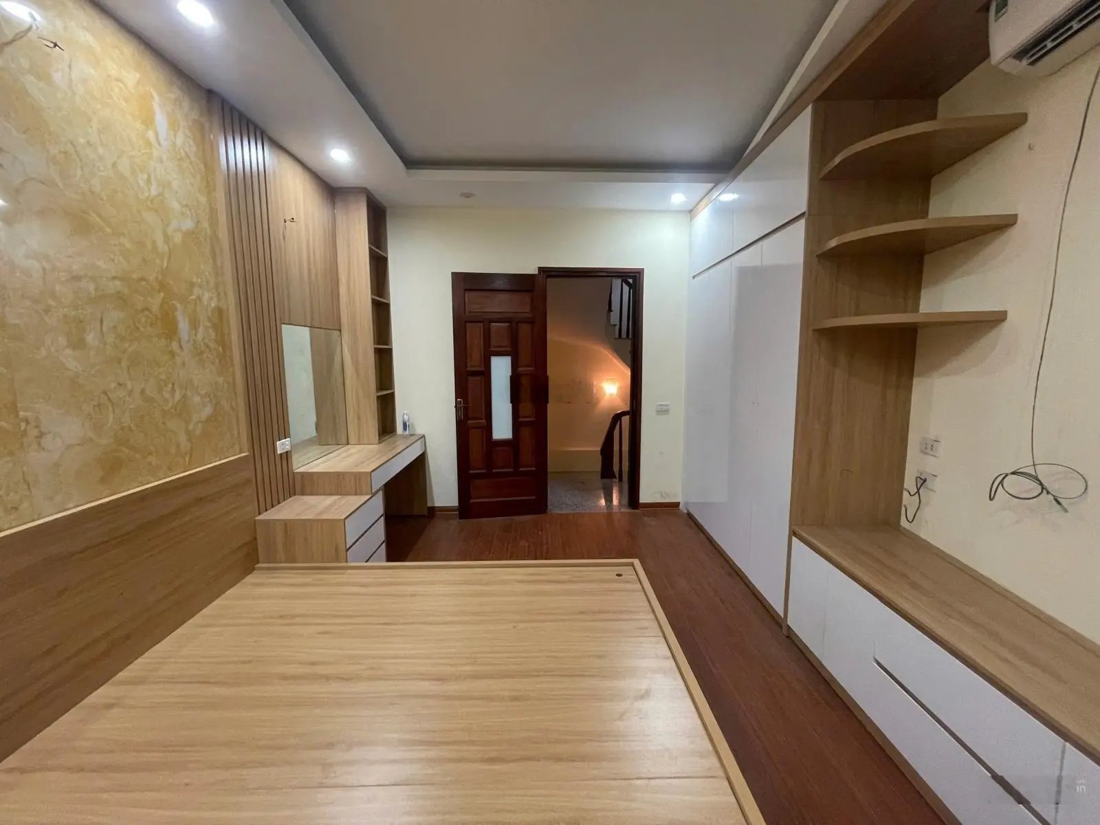 Nhà tàu điện, bến xe Yên Nghĩa 1008 Quang Trung Full Nội thất 32m2*4T giá 3.95 tỷ CTL LH 0978 939 ***