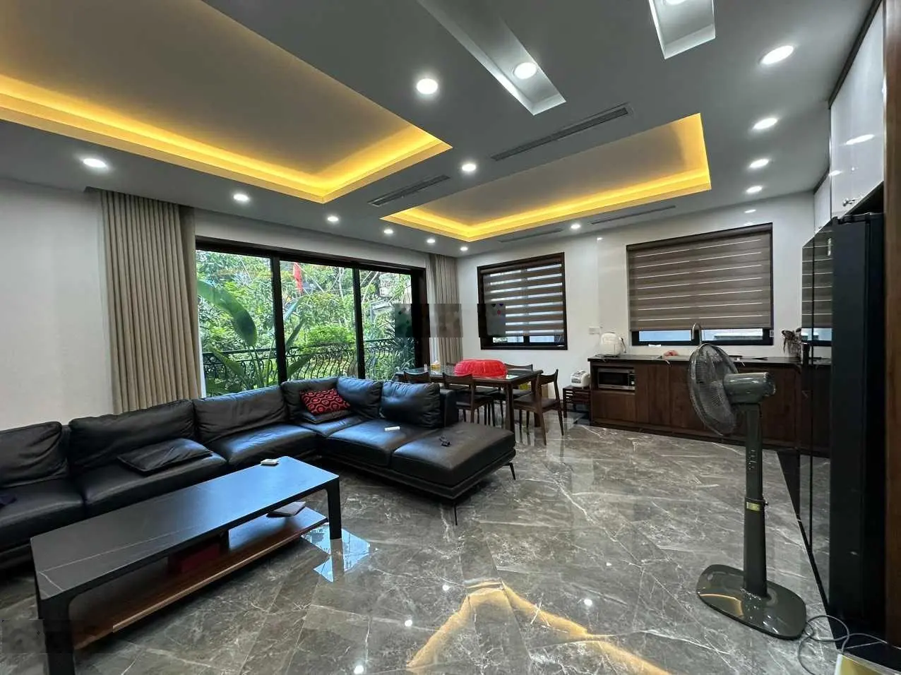 Mặt tiền 10m Yên Lãng! Lô góc xây mới 7 tầng nội thất sang trọng thang máy. Gara ôtô. Ảnh thật 100%