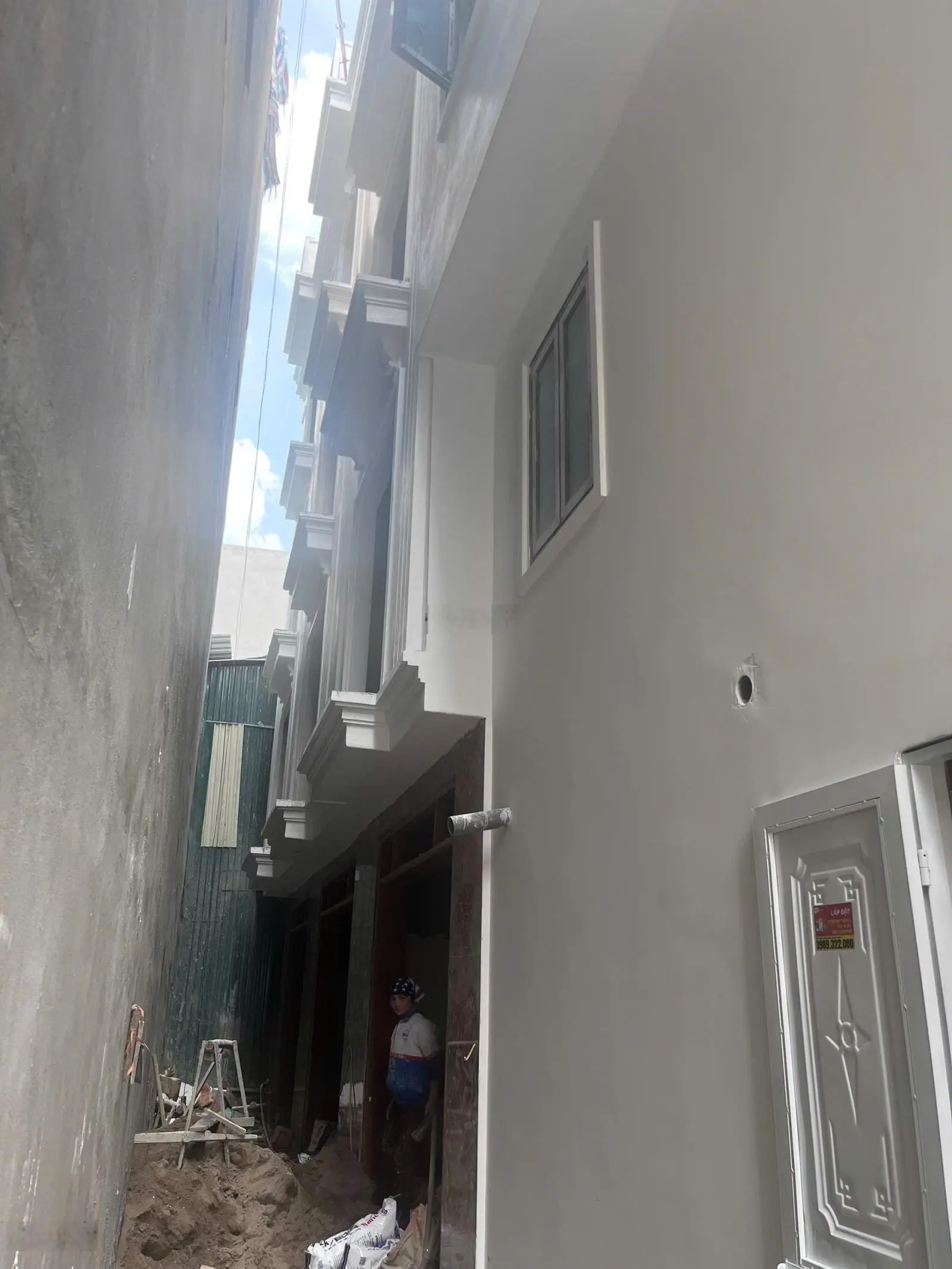 Nhỉnh 3 tỷ - Đông La - Hoài Đức 5 Tầng - Ngõ oto tránh