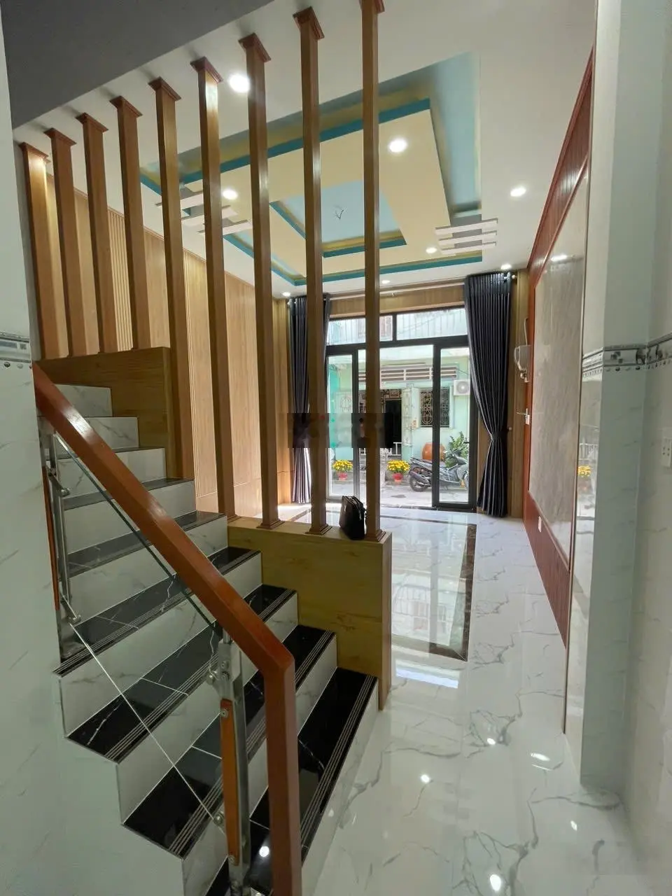Bán nhà mới 100% hẻm ô tô thông cách UBTP chỉ 200m