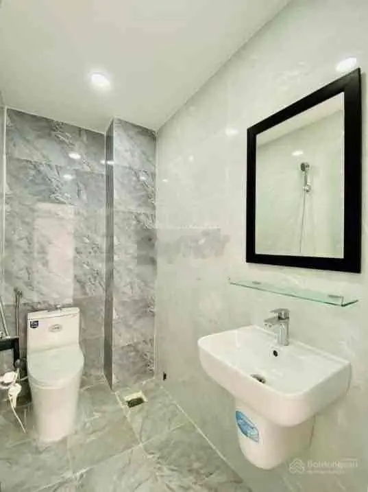 Bán nhà Vĩnh Hưng 30m2x5T mặt tiền 5,2m lô góc, oto qua nhà,giá 4,9tỷ