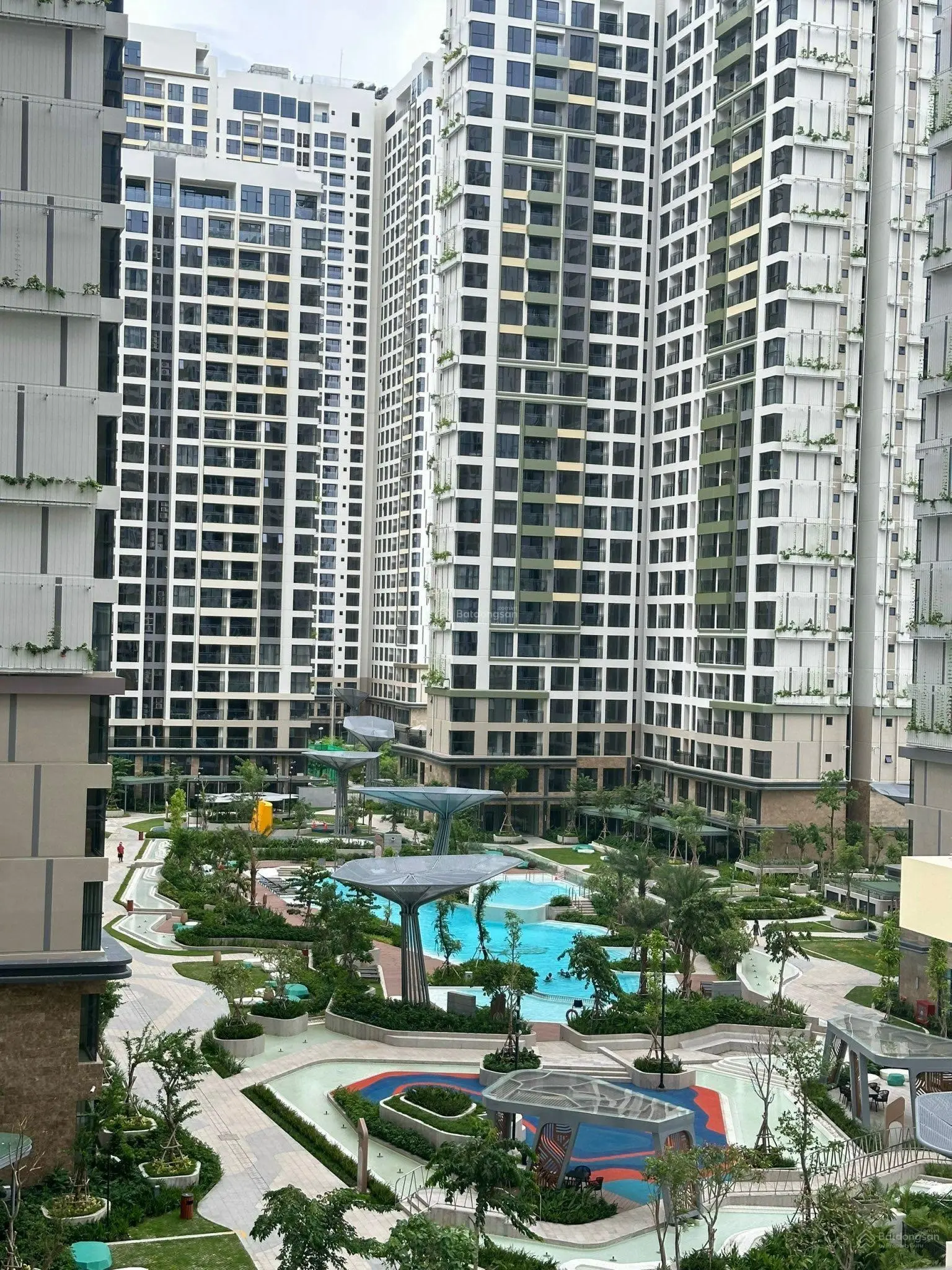 Flash Sale mua nhà giá tốt, lời ngay 700tr, view trực diện hồ bơi, ko chắn view