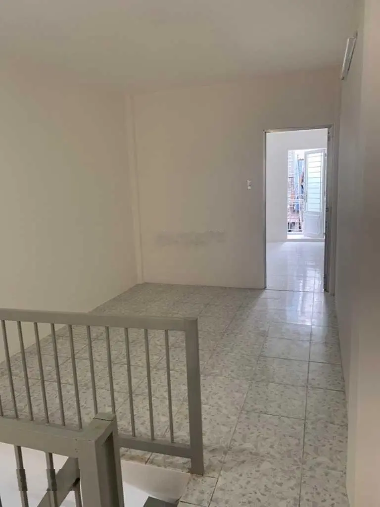 Nhà hẻm nở hậu 4m VUÔNG đ,ẹp ,