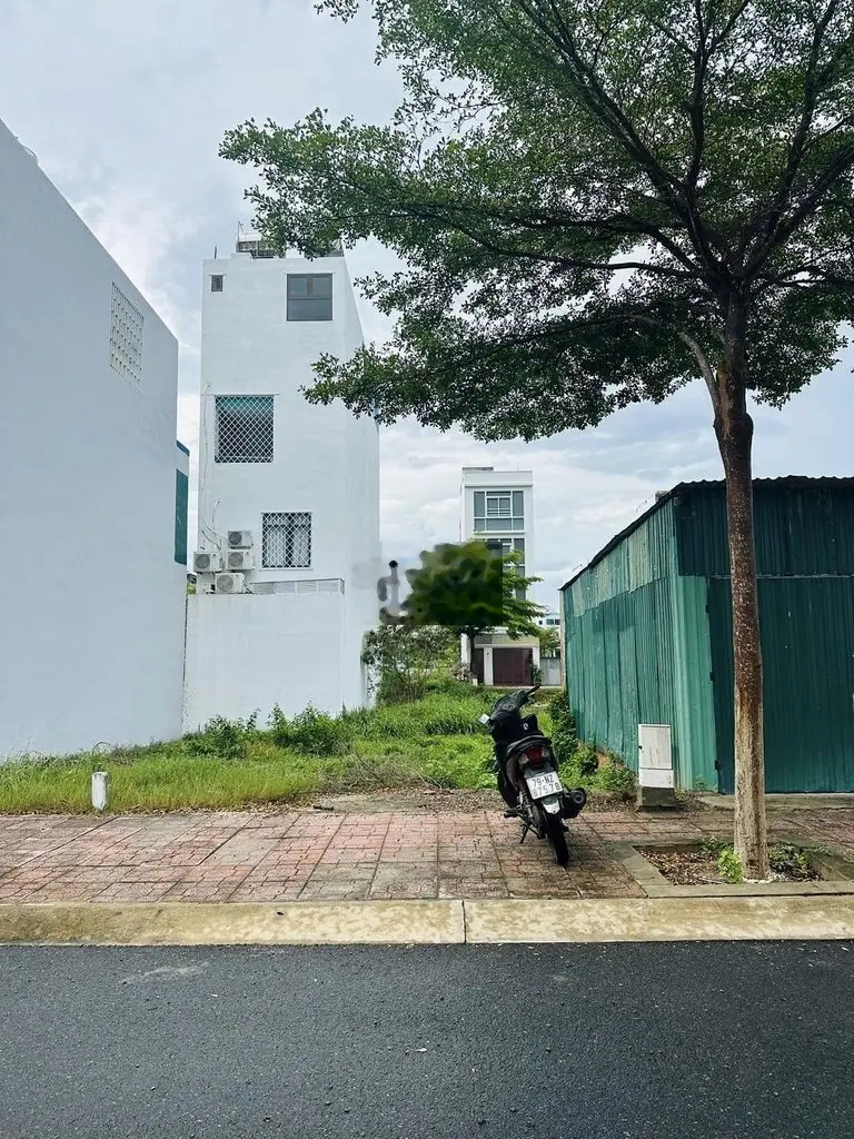 Ngộp vốn bán gấp lô đất ngay Bệnh Viện Vĩnh Long,100m2, chỉ 600tr SHR