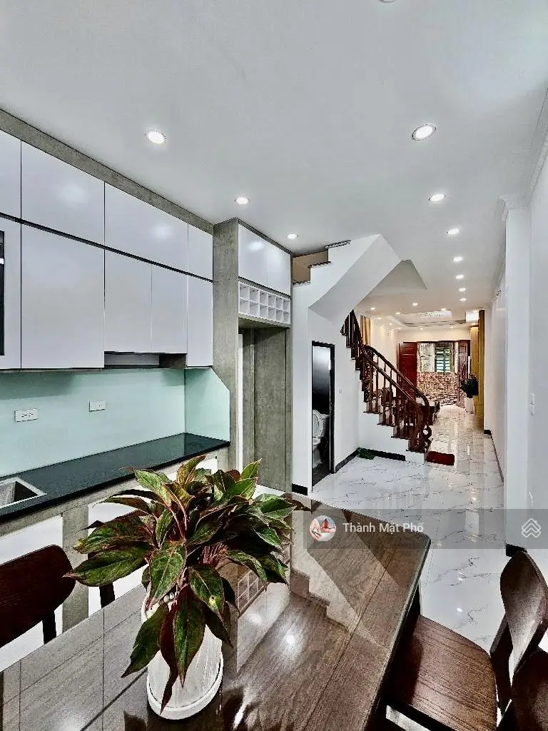 BÁN NHÀ PHỐ TRẠM, LONG BIÊN 45m2 4T 6.68 tỷ. Hiếm! Nhà mới, 5 ngủ, ô chờ thang máy.