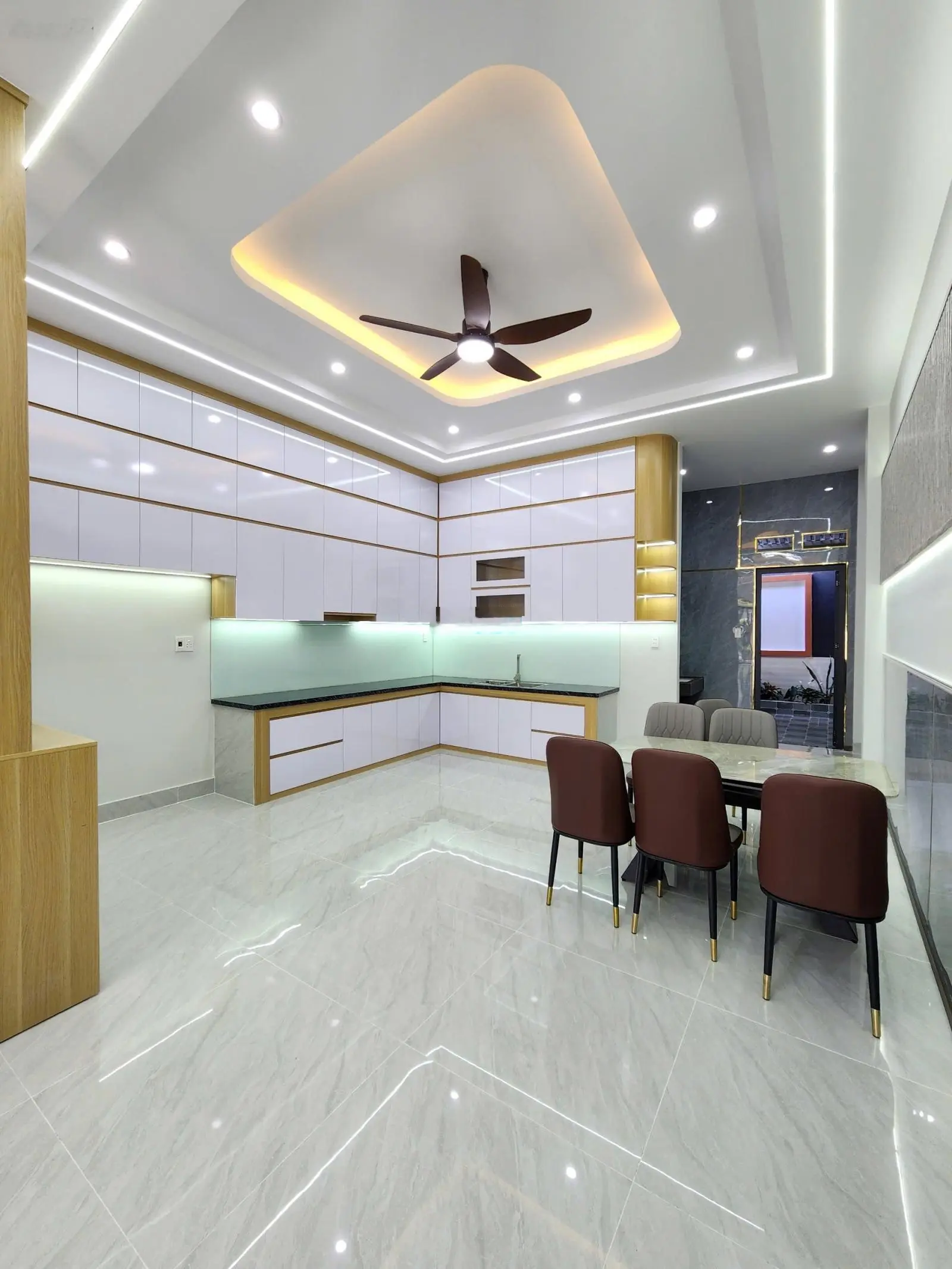 Nhà Phố: 4Tỷ800_85m2 Ngang 5m Nhà 1 Trệt 2 Lầu Full Nội Thât KDC Ngay Vòng Xoay An Phú, TP.Thuận An