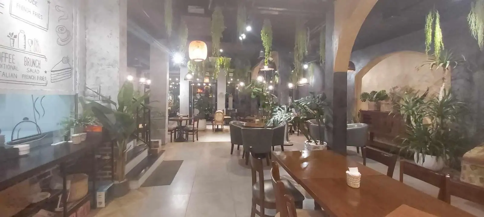 Chính chủ bán nhà mặt phố việt Hưng DT 202m2, 4 tầng, MT 10m vị trí trung tâm vừa ở vừa kinh doanh