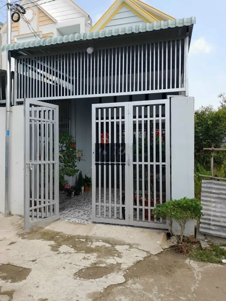 Nhà sổ riêng thổ cư gác đúc giá chỉ 1 tỷ550 bao rẻ trung tâm thạnh phú