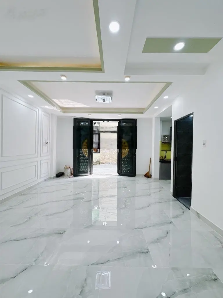 Nhà đẹp vuông như tờ A4 giá 4 tỷ 9