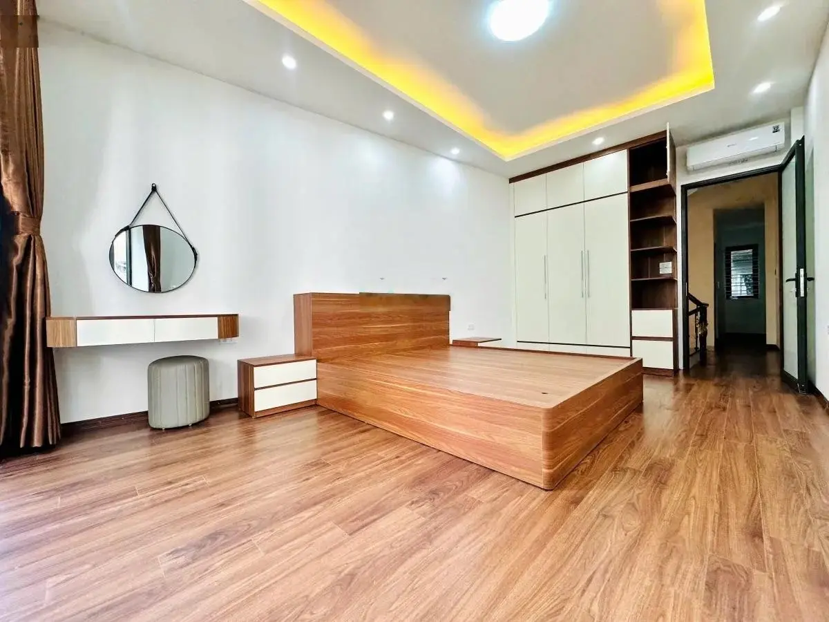 Bán nhà phố Nguyễn Trãi 36m*5T*4mMT - ngõ to rộng - nhà mới thiết kế xịn sò - giá nhỉnh 6 tỷ.