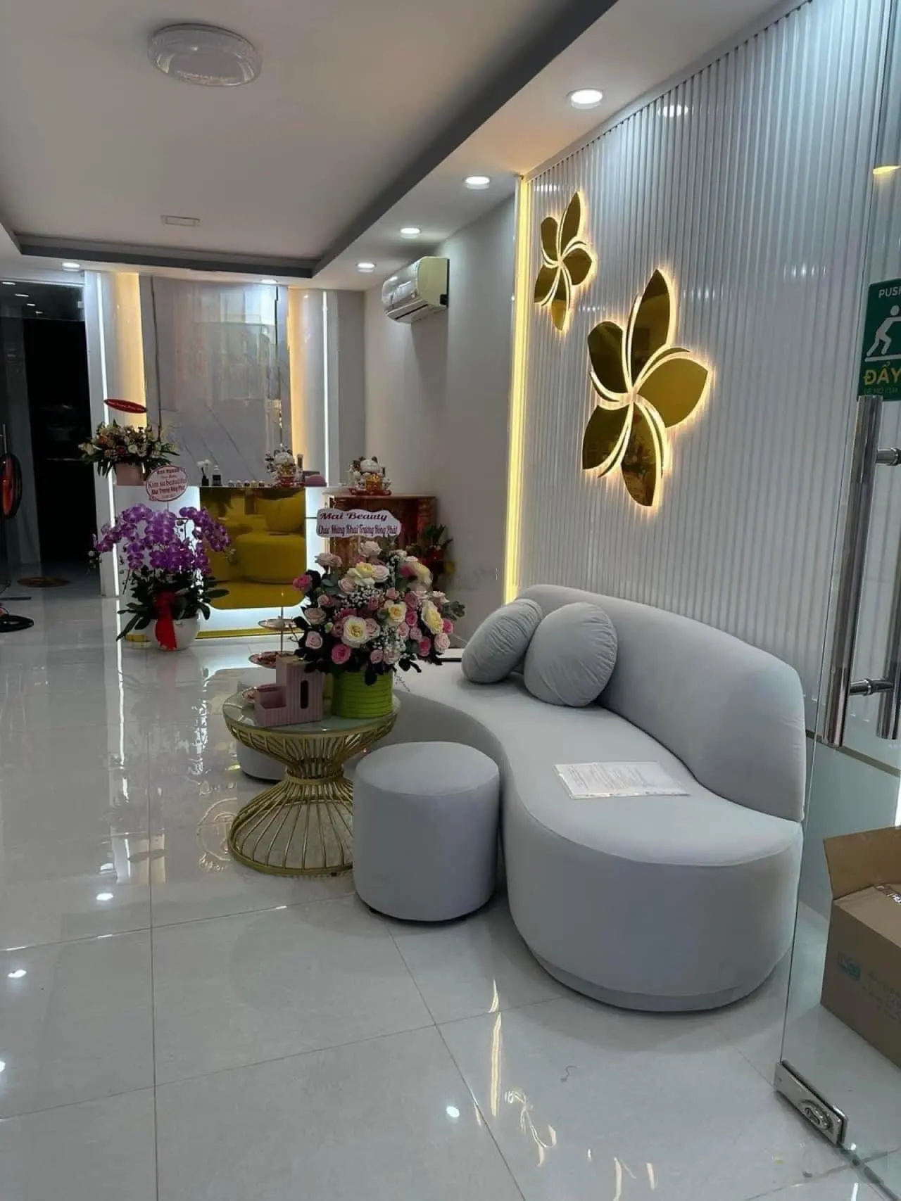 Nhà mặt tiền Bàn Cờ, Quận 3. DT 4,5x12m.Giá ngộp 4 tỷ 830 triệu.Đang cho thuê 32 tr/th.Sổ chính chủ