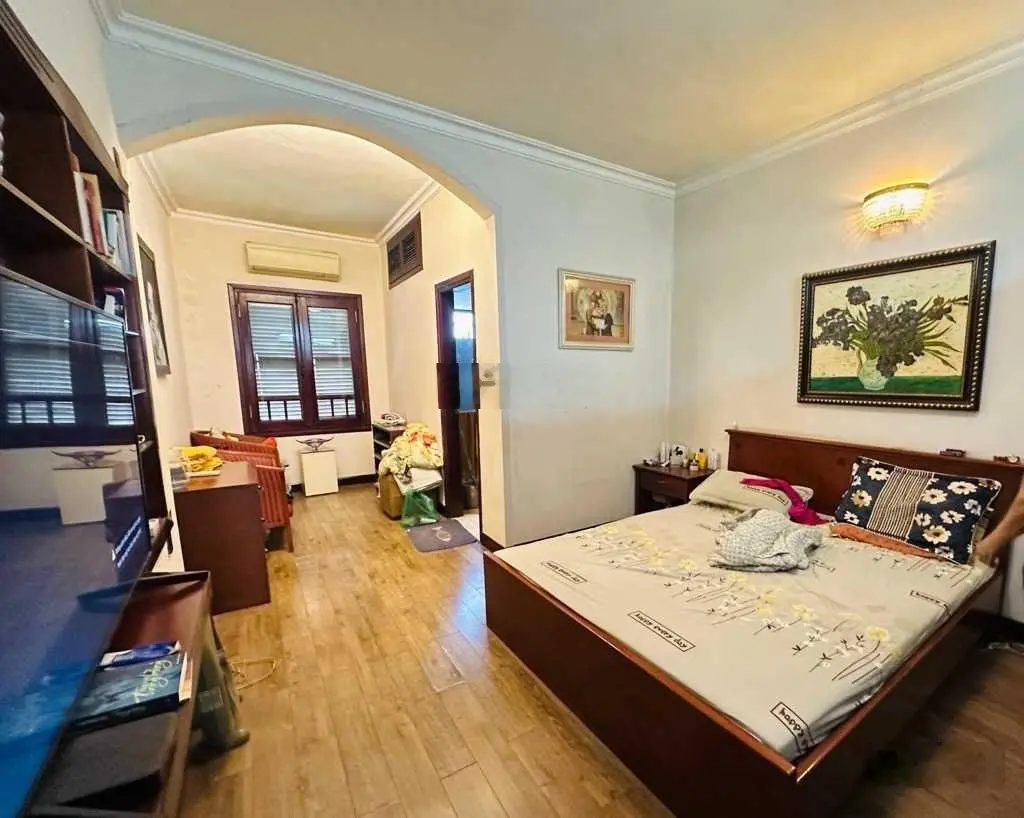 BÁN NHÀ MẶT PHỐ P.NGỌC KHÁNH, LÔ GÓC CỔNG VTV KINH DOANH SẦM UẤT, 46,3M2, GIÁ 22 TỶ.