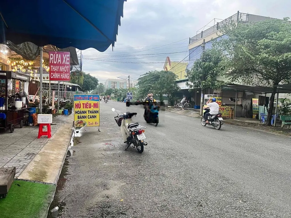 Mặt tiền đường 15A KDC Tân Đức 5x25