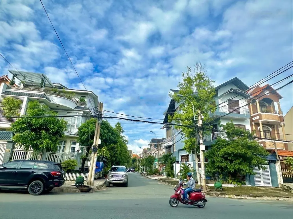 Chdv khu biệt thự ven sông, HBC, Thủ Đức, 160m2, dòng tiền 1tỷ/năm, giá nhỉnh 24 tỷ