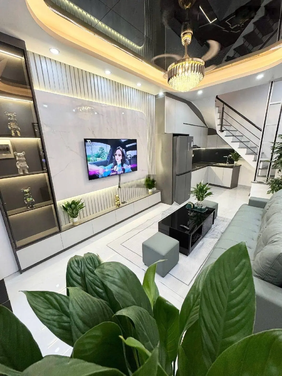 Bán gấp nhà Trung Phụng Đống Đa 30m2 giá 5,58 tỷ, 4 tầng 3PN, full nội thất, 2 mặt thoáng