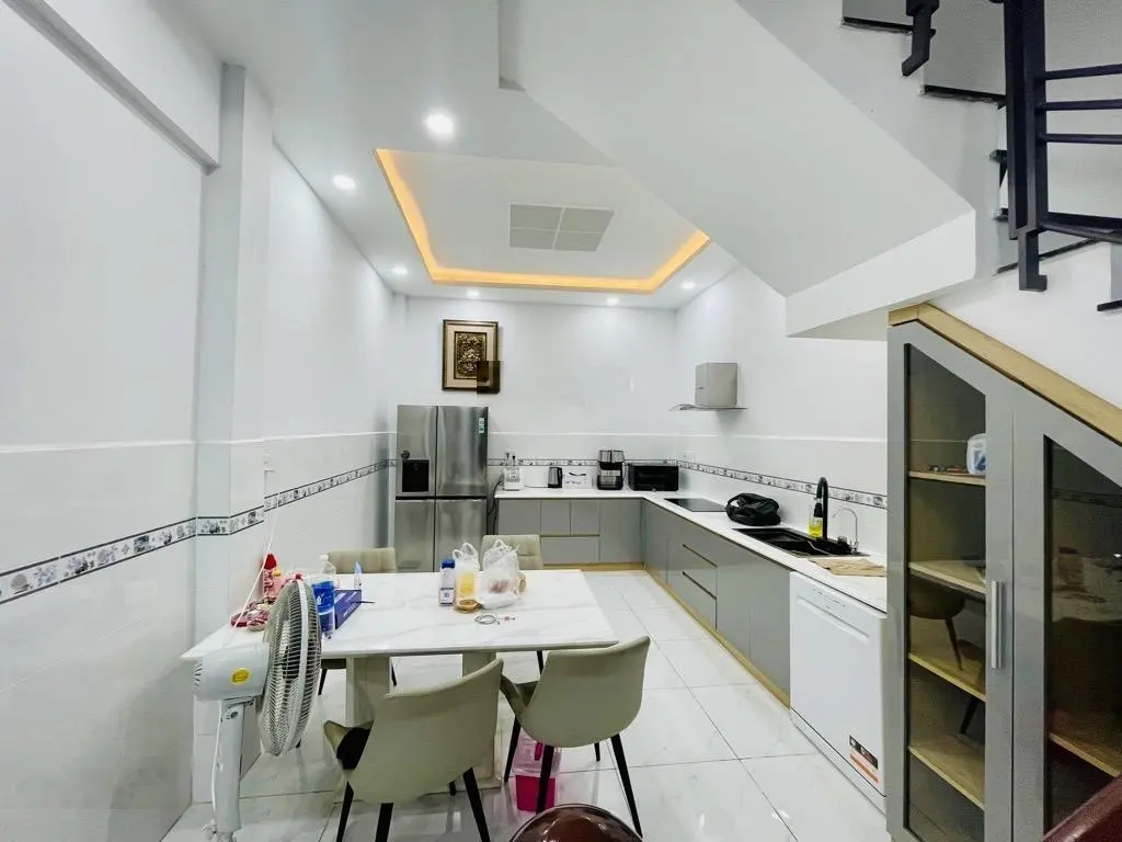 Bán nhà Khánh Hội quận 4 - hẻm ôtô - 48m2 - 5 tỷ nhỉnh - 4 tầng - sổ hồng riêng
