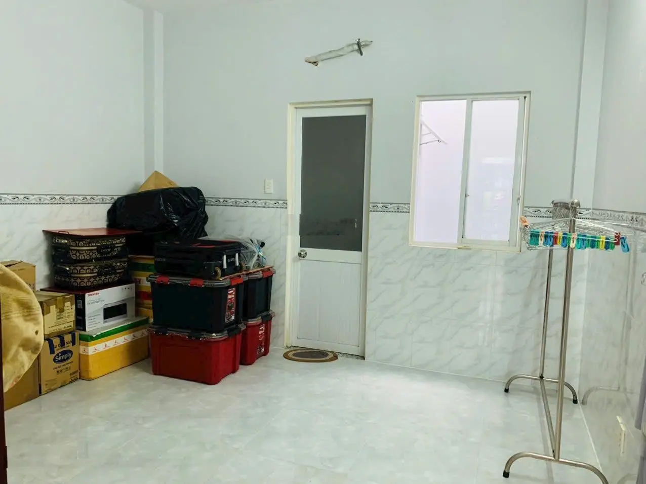 Bán nhà HXH 1trệt 2lầu + sân thượng, 3WC + 4PN, ngay chợ Xuân Hiệp, P. Linh Xuân, sổ hồng hoàn công