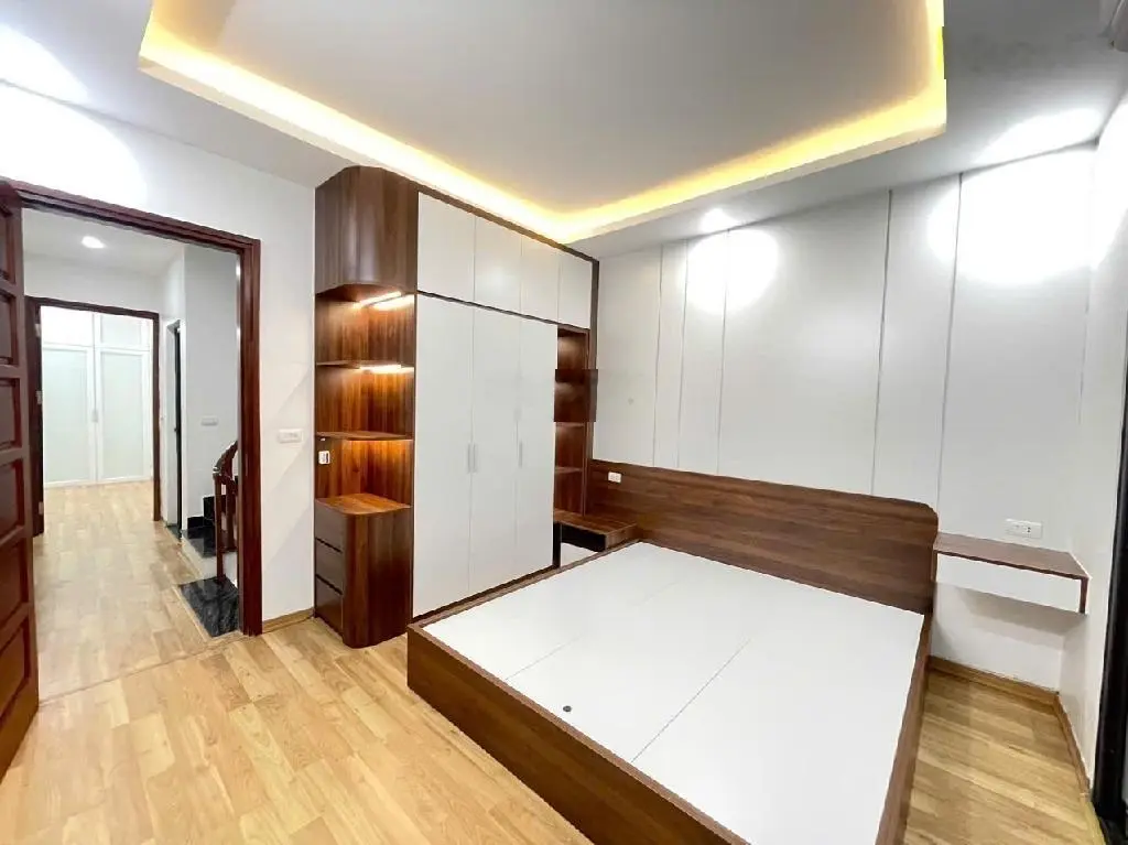 Hiếm có khó tìm - mặt ngõ thông - mới koong 5 tầng - trung tâm Thanh Trì, ngõ 298 Yên Ngưu