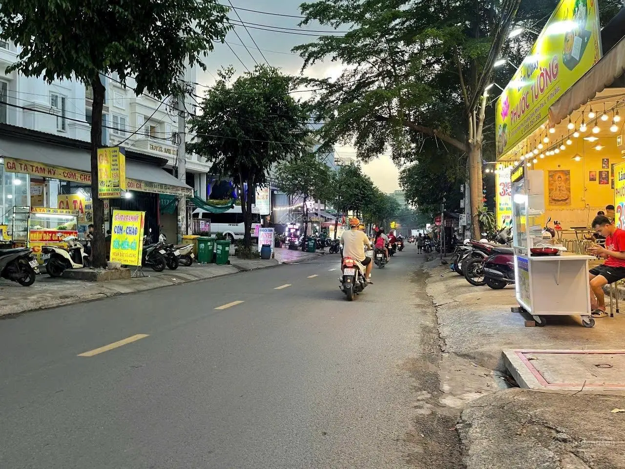 14.5 tỷ giảm về 13.5 tỷ bán mặt tiền kinh doanh đường Làng Tăng Phú - ngay Lê Văn Việt - DT 7 x 17