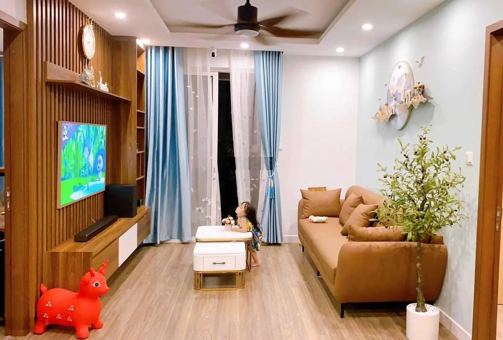 Tôi cần bán nhanh căn 3 ngủ GoldSeason, Quận Thanh Xuân, DT 102m2, giá 6,8 tỷ sẵn sổ full nội thất