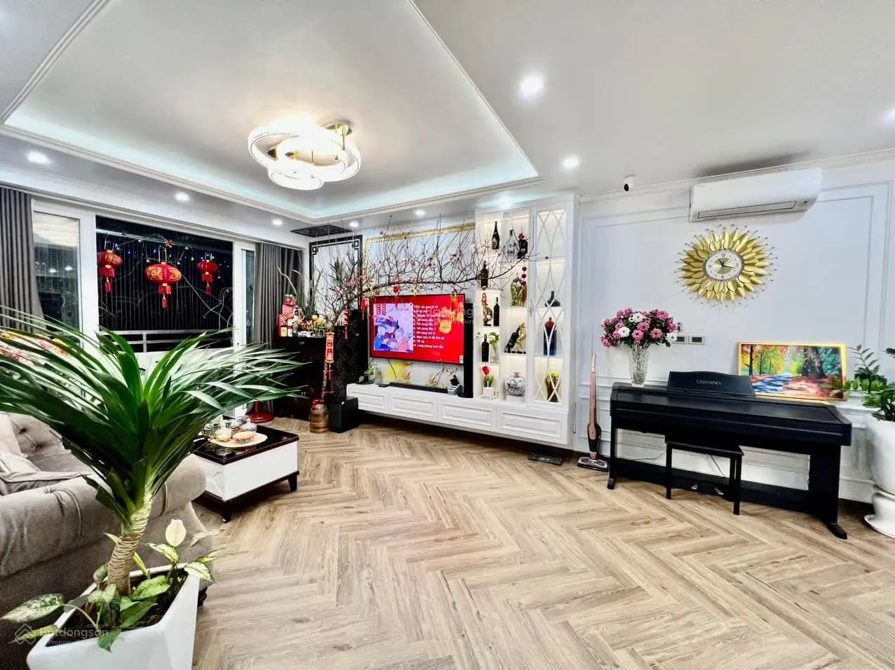 Tôi cần bán căn hộ 3 ngủ C14 Bắc Hà 134m2 nội thất xịn. Giá 5,5 tỷ bao toàn bộ phí