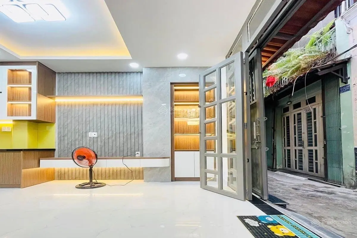 Kẹt vốn bán gấp nhà Nguyễn Hữu Cầu, Quận 1. Đang cho thuê MB 18triệu/tháng. SHR. 0708 052 *** Phụng