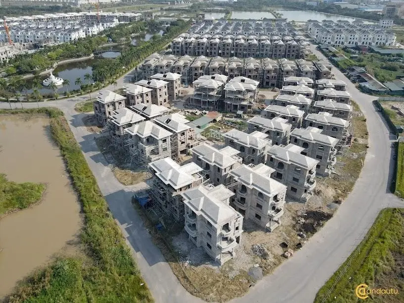 Chính chủ bán biệt thự đơn lập 306m2 hướng Đông Nam view công viên vườn hoa giá tốt. LH: 0941 613 ***