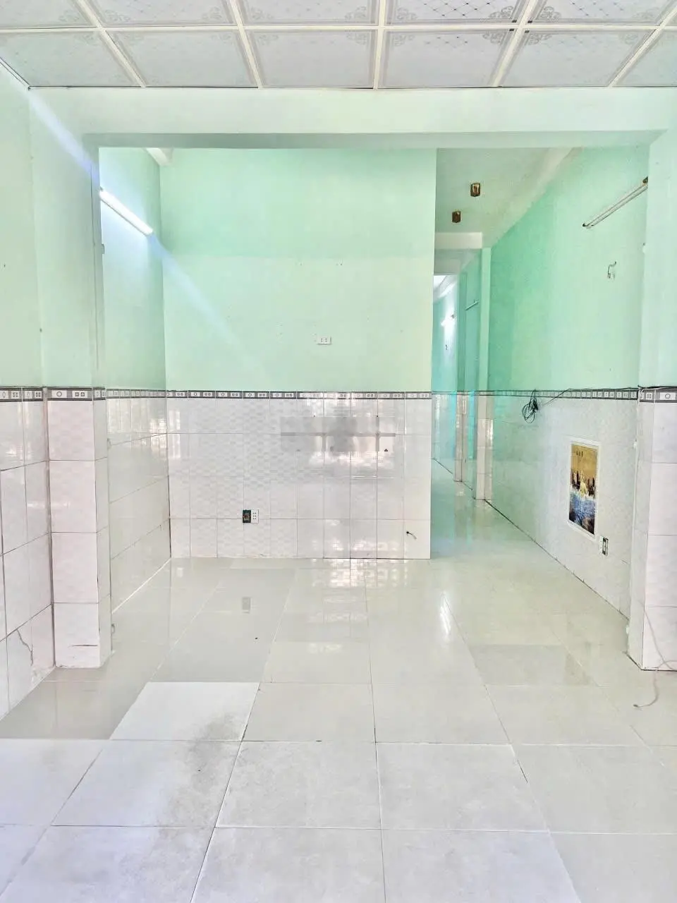 Bán gấp nhà 2 tầng Hương Lộ 2 - 76m2 - hẻm xe hơi - 3 PN 2 WC - sổ riêng - 4,75 tỷ